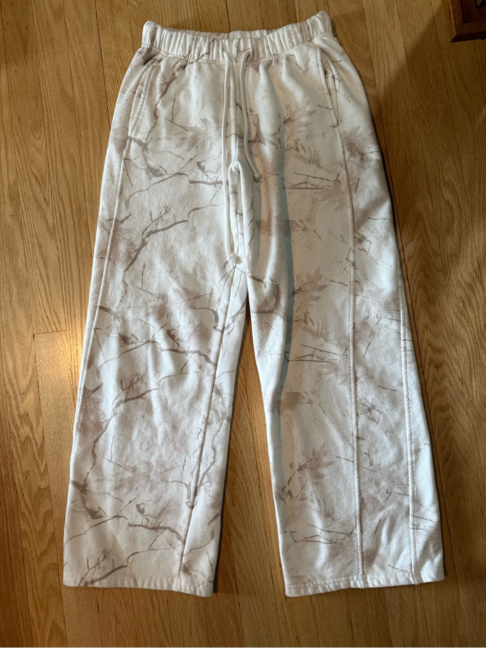 Garage camo sweatpants